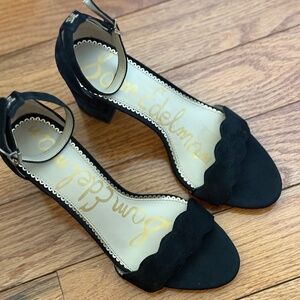 Sam Edelman Black Scalloped Heel
